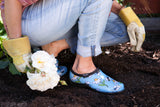 Women's Garden Shoe, Bee Print