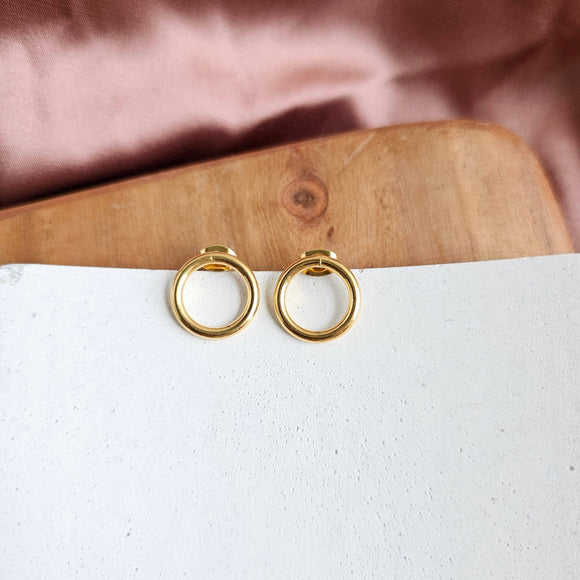 Luxe Gold Oriana Studs - Medium