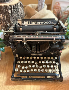 Vintage Underwood Typewriter No. 5